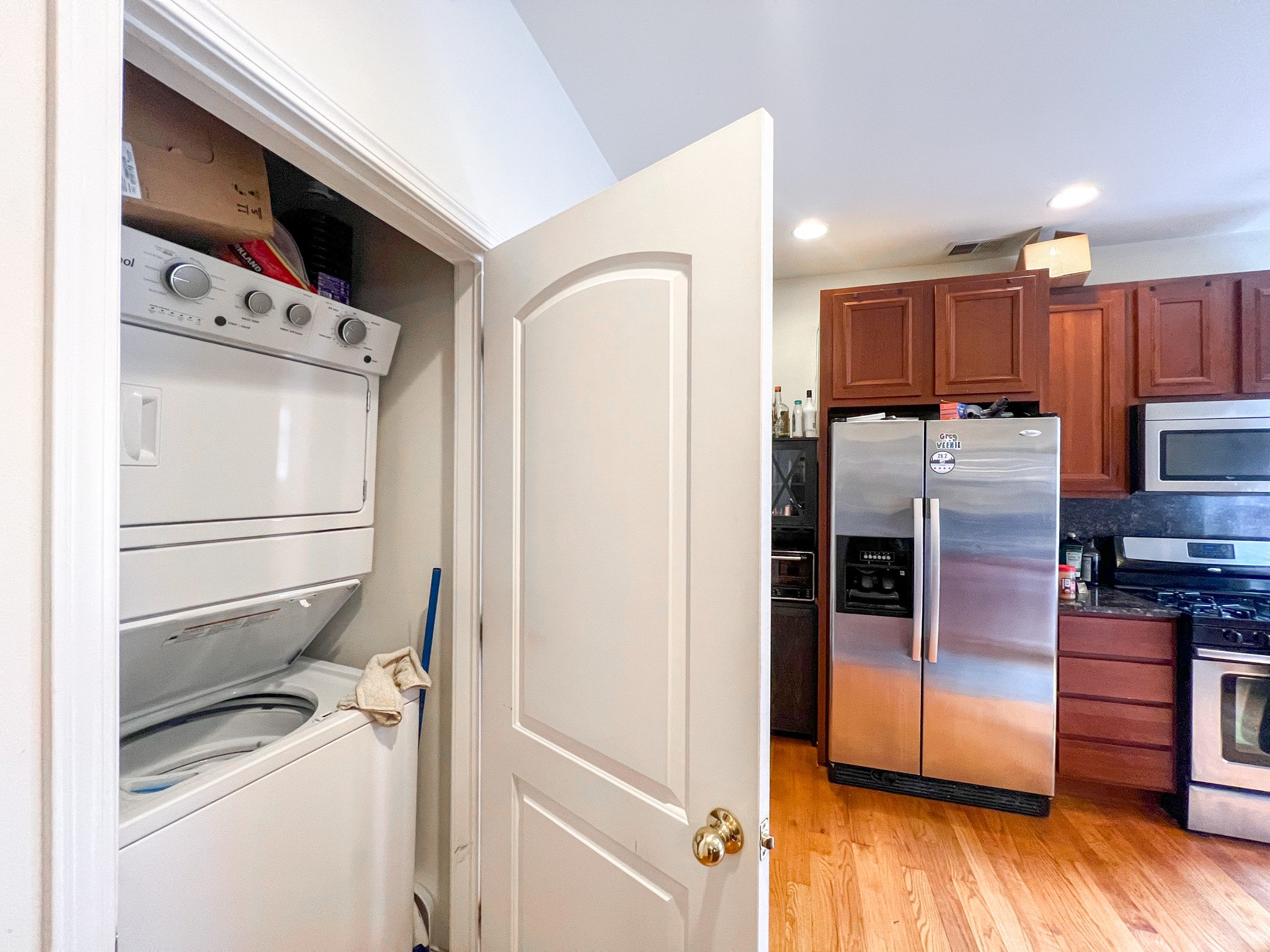 718-20 W Buckingham Pl 718-20 W Buckingham Pl., Chicago, IL 60657 - Leasing by Cross Street